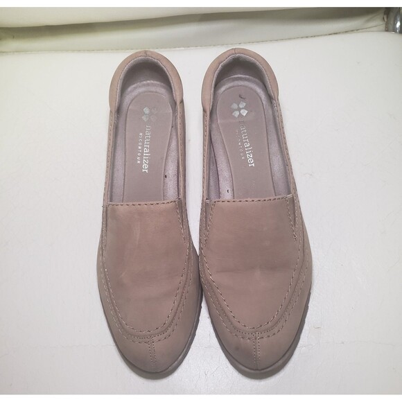 Naturalizer Women's Harker Slip-On Loafer
Biege
Sz 7W
Great Condition! - Picture 1 of 5